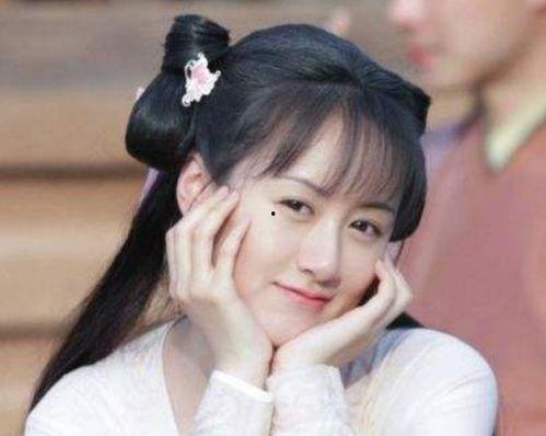 袁冰妍爆料订婚视频,浪漫订婚视频曝光,幸福时刻感动网友 第3张 袁冰妍爆料订婚视频,浪漫订婚视频曝光,幸福时刻感动网友 第3张